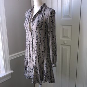 Ok Lily Bloom fans Free People flower flowy shirt w hidden pockets each side! :)